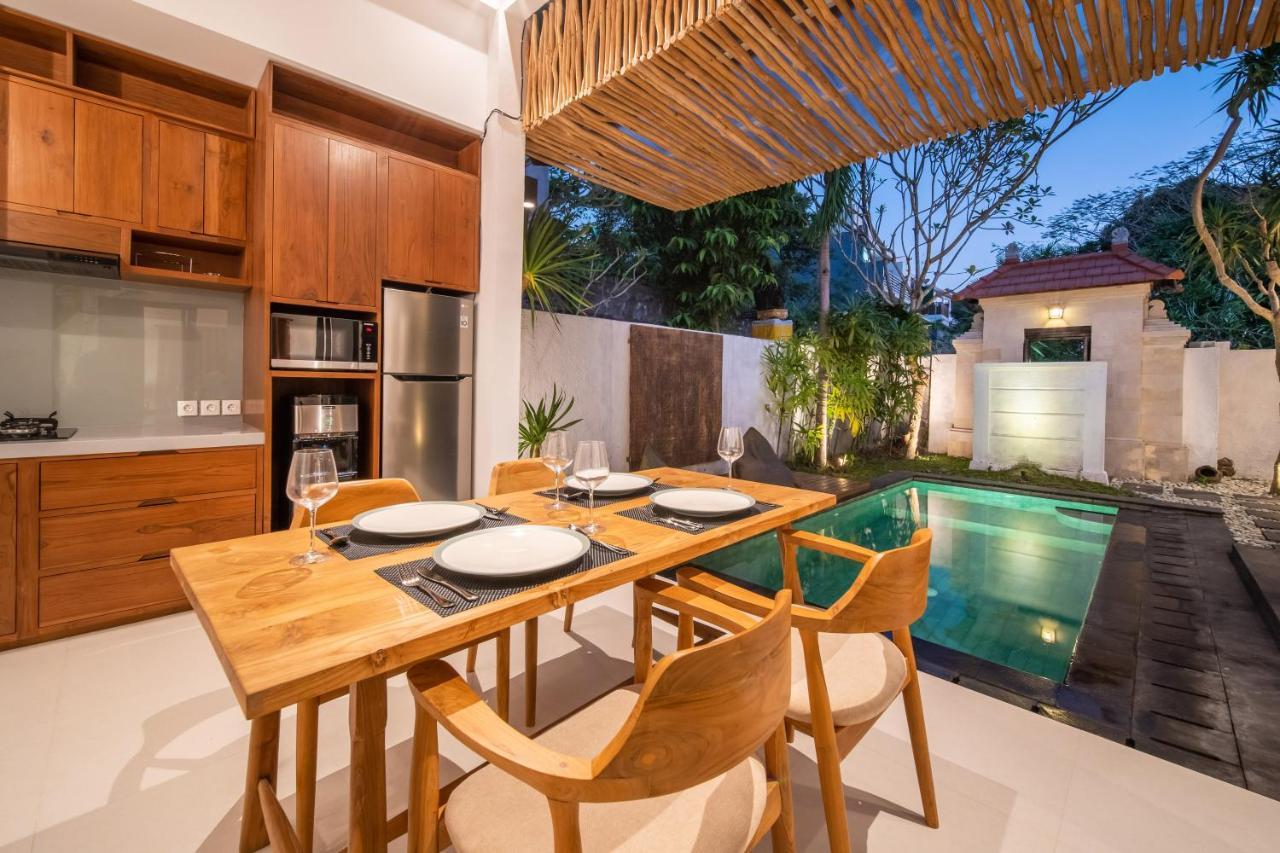 Villa Banua Seminyak Exterior photo